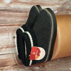 EverFoams Cozy and Comfort women's twill black slippers